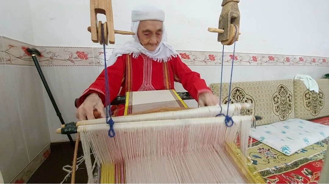 خاله ابریشم؛ گنجینه زنده بشری و احیاگر میراث ابریشمبافی قوم ترکمن