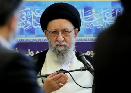 حل مشکلات اقتصادی مردم در اولویت مسئولان قرار بگیرد