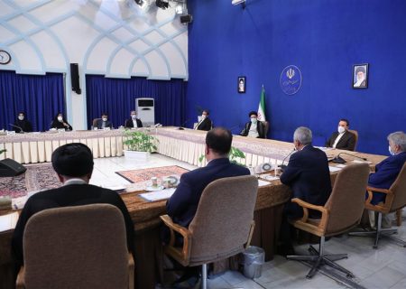 استعفای خویش را تقدیم ملت ایران کنند!