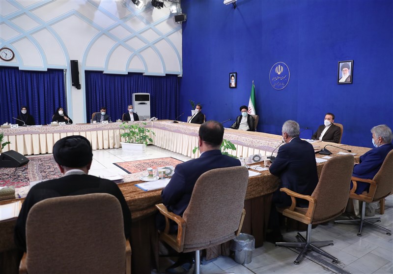 استعفای خویش را تقدیم ملت ایران کنند!