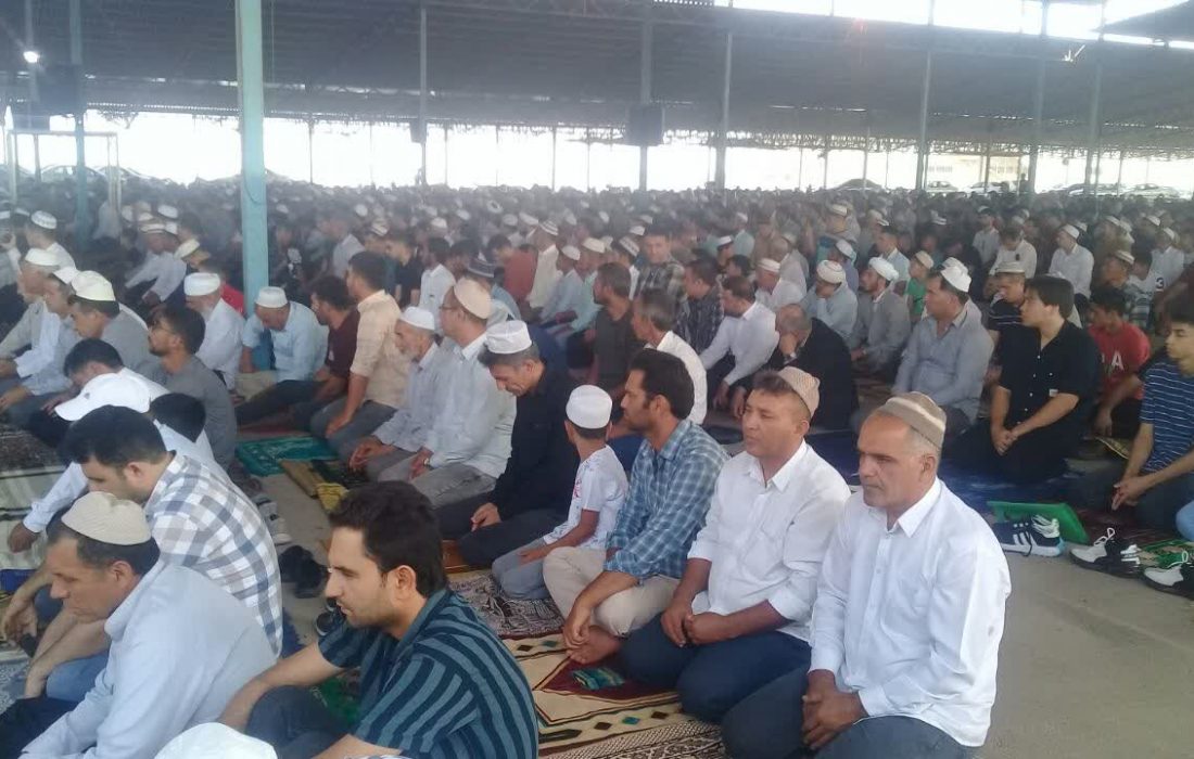 نماز عید بندگی در مصلی روستای قرهبلاغ