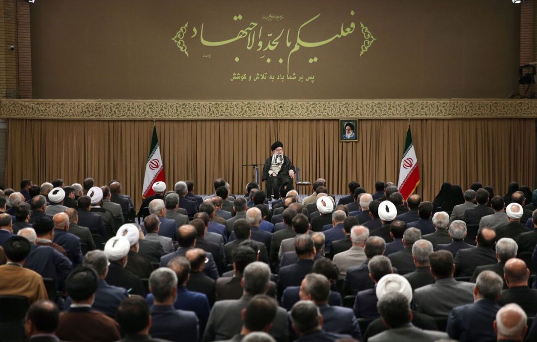 رهبر انقلاب: در مسائل مهم، صدای واحد از کشور شنیده شود