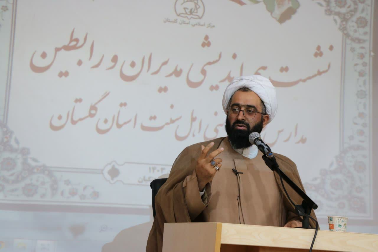 امروز هیچگونه تعلل و تردیدی در ارائه خدمات به طلاب و علمای اهل سنت استان وجود ندارد.   