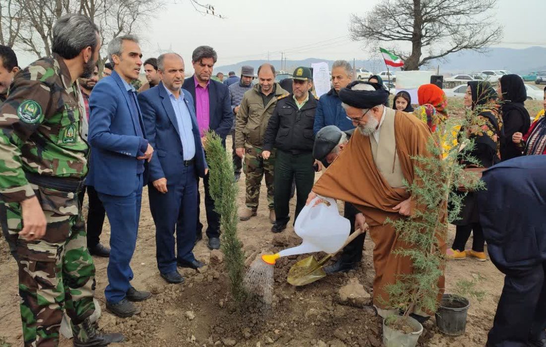برگزاری مراسم نهال کاری به نام و یاد پدر