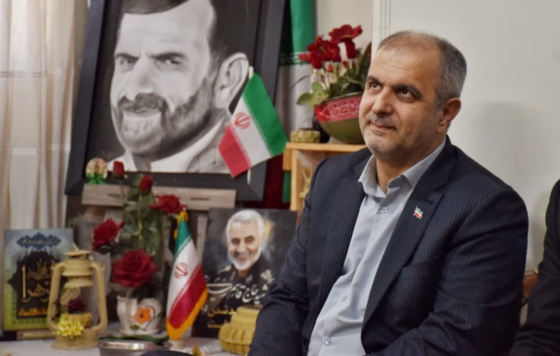 دیدار فرماندار شهرستان علی آبادکتول با خانواده شهدا