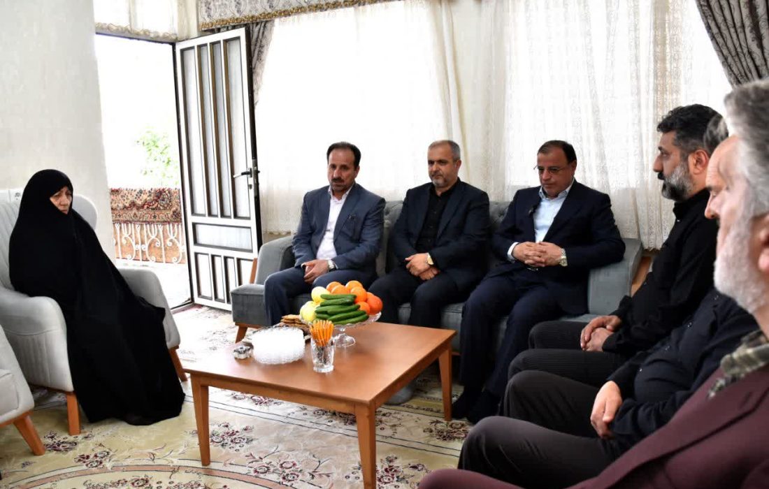 دیدار استاندار گلستان با خانواده جانباز شهید حاج حسین باباکردی